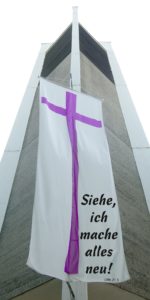 Turm der Erlöserkirche Köln Weidenpesch - Siehe, ich mache alles neu! Offb 21,5 - Photo: Christoph Stein