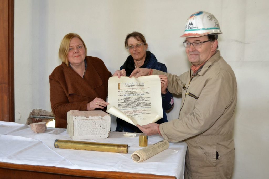 Gründungsurkunde im Grundstein der Erlöserkirche zu Weidenpesch